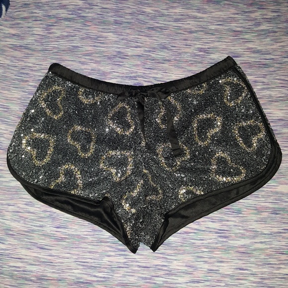 VS Baby Tee & Shorts - Picture 3 of 3